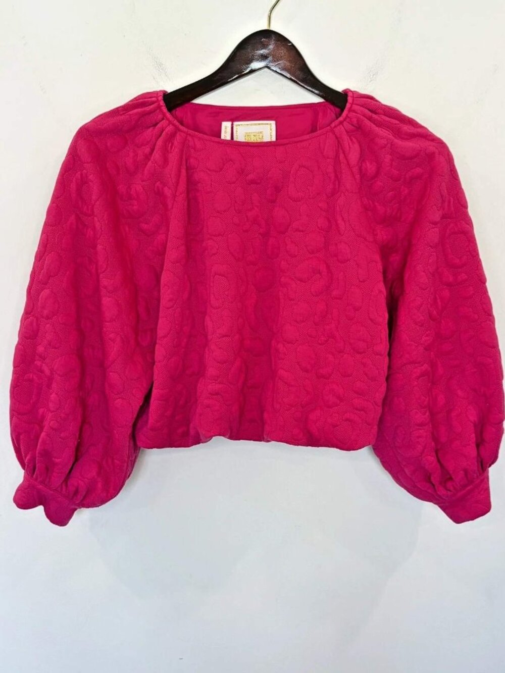 Emily McCarthy Celeste Knit Crop Top Sz XS Embossed Cheetah Bubble Hem Hot Pink